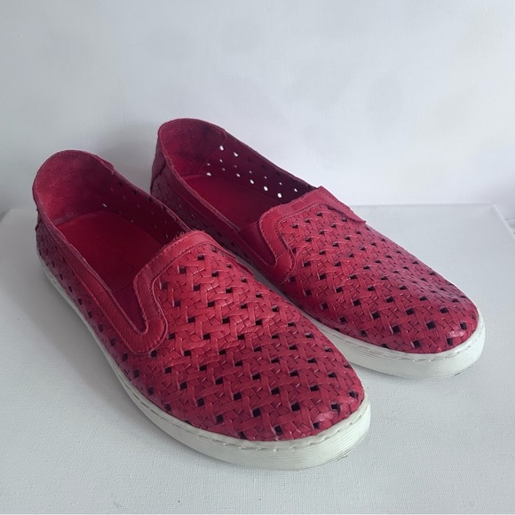 Red Mago Perforated Leather Slip On Walking Shoe Sneaker Size 8 - Picture 13 of 15